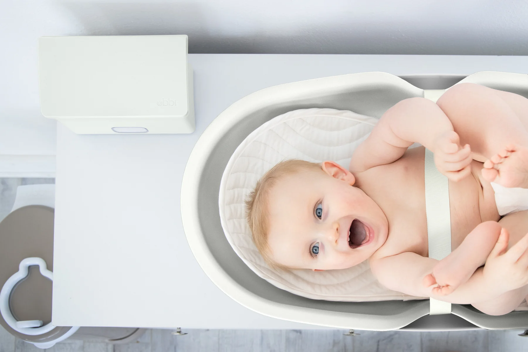 Cambiador de bebe color Oat – Ubbi - Imagen 9