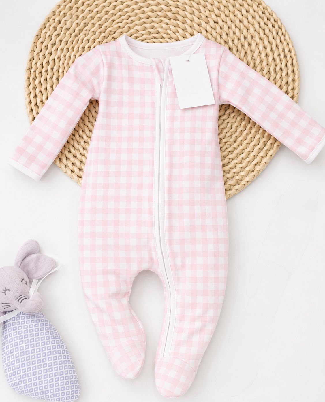 Pijama para bebé con zipper de cuadros celestes 100% algodón Pima Pippa, suave y cómoda para el descanso. rosada rosa rosado